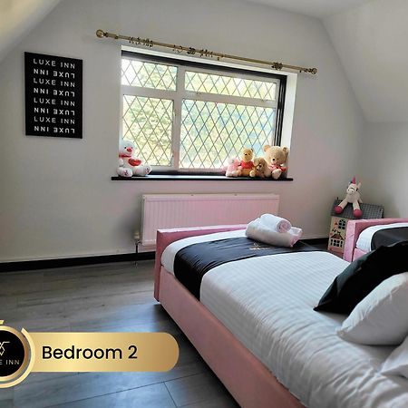 4 Bedroom House, Heathrow Airport, Luxe Inn Colnbrook Εξωτερικό φωτογραφία