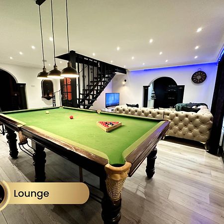 4 Bedroom House, Heathrow Airport, Luxe Inn Colnbrook Εξωτερικό φωτογραφία
