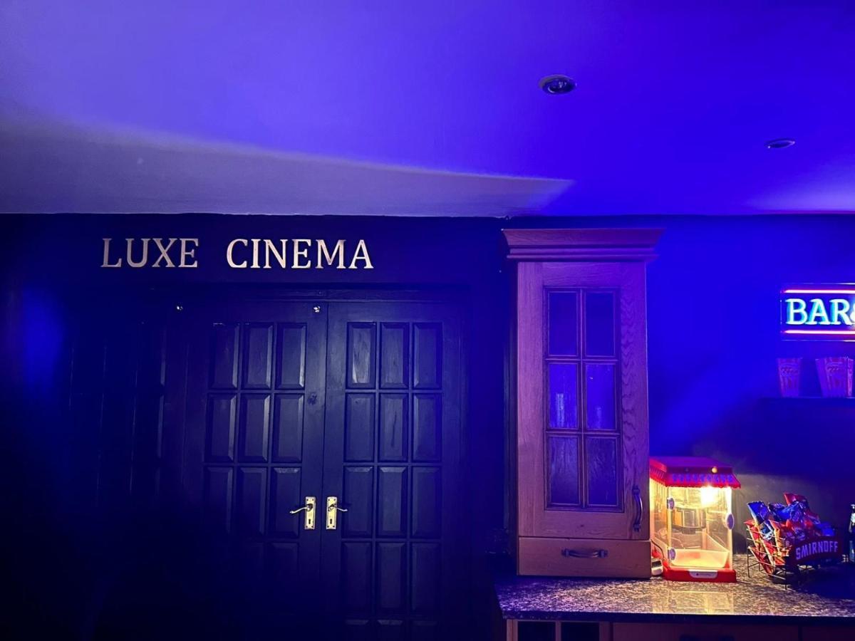 4 Bedroom House, Heathrow Airport, Luxe Inn Colnbrook Εξωτερικό φωτογραφία