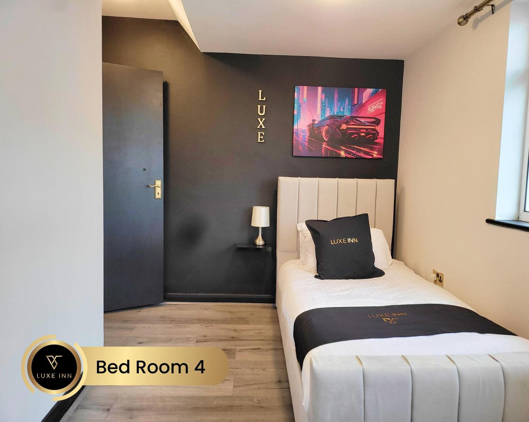 4 Bedroom House, Heathrow Airport, Luxe Inn Colnbrook Εξωτερικό φωτογραφία