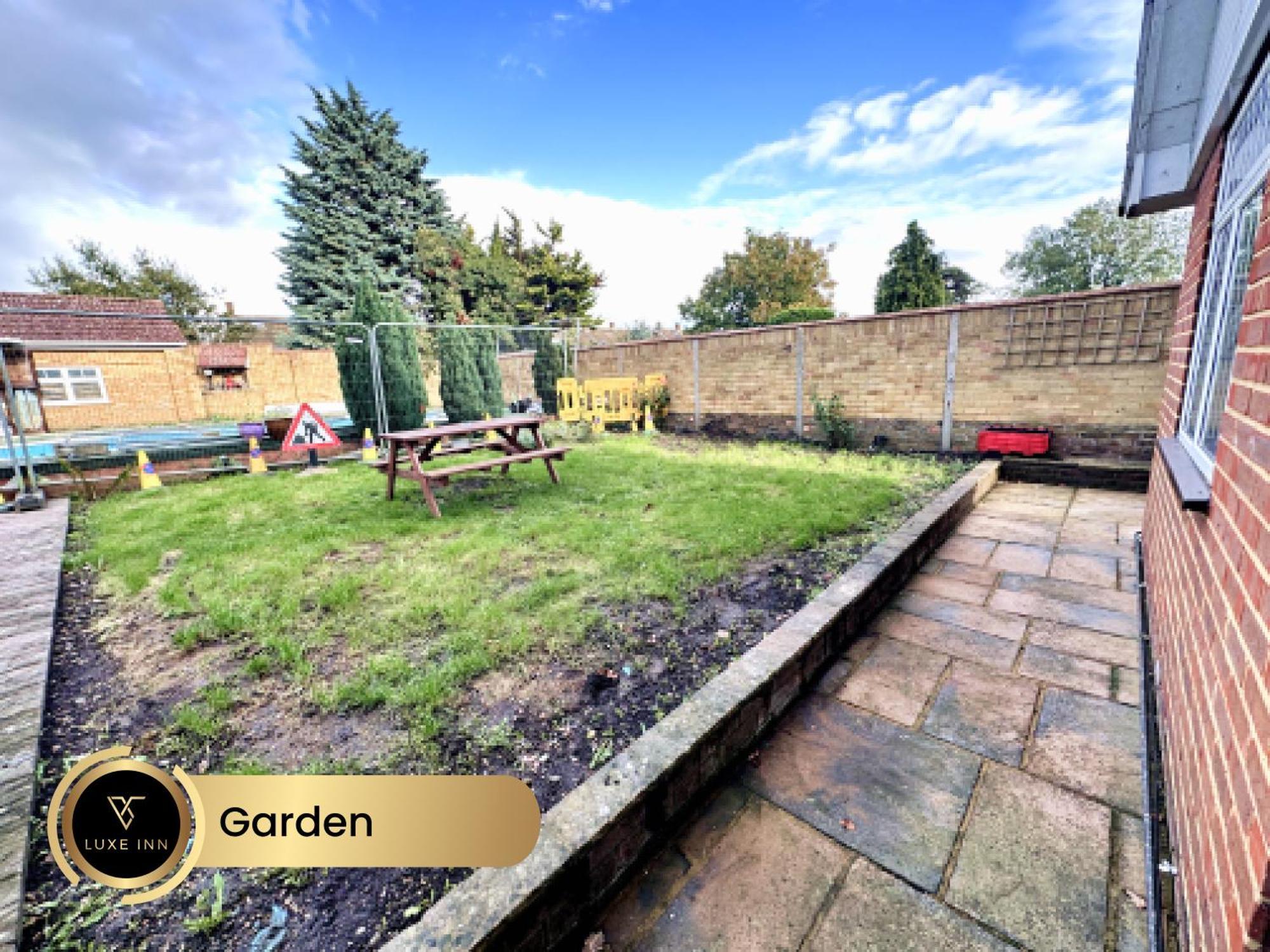 4 Bedroom House, Heathrow Airport, Luxe Inn Colnbrook Εξωτερικό φωτογραφία