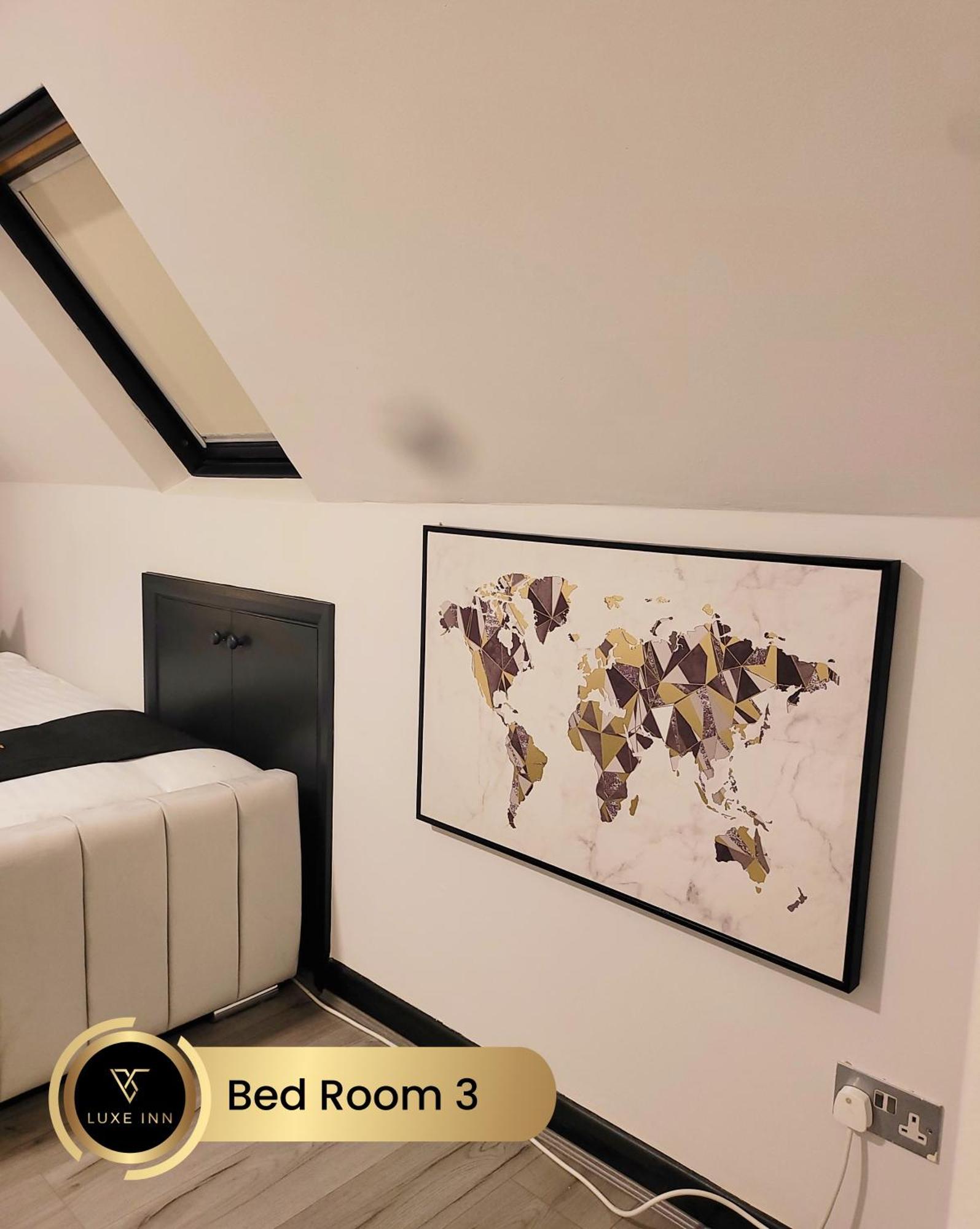 4 Bedroom House, Heathrow Airport, Luxe Inn Colnbrook Εξωτερικό φωτογραφία
