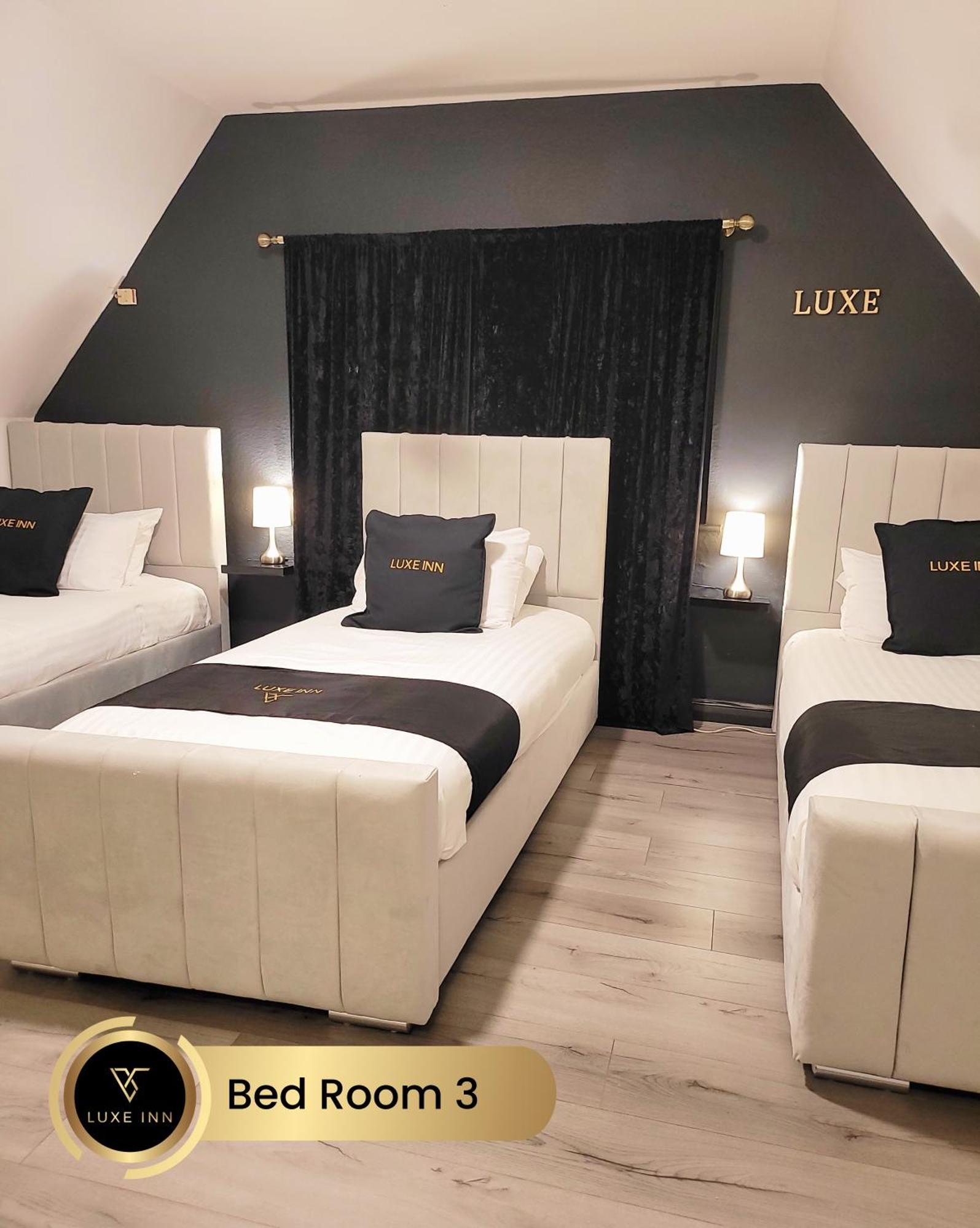 4 Bedroom House, Heathrow Airport, Luxe Inn Colnbrook Εξωτερικό φωτογραφία