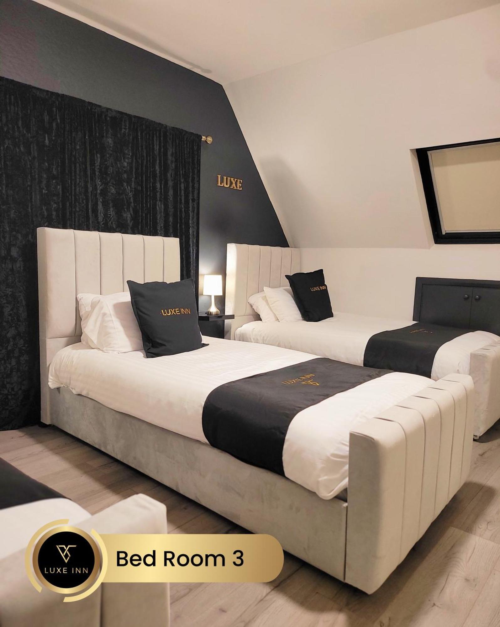 4 Bedroom House, Heathrow Airport, Luxe Inn Colnbrook Εξωτερικό φωτογραφία