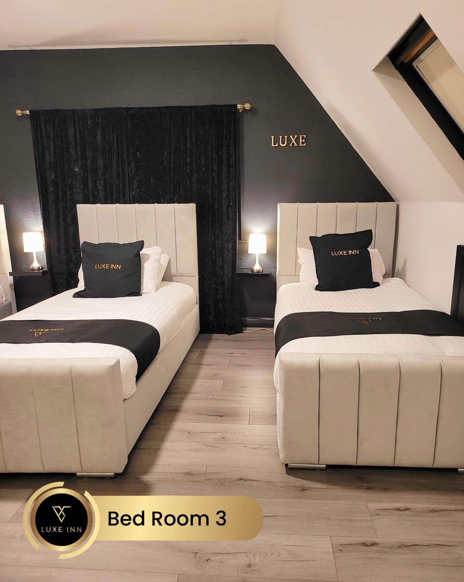 4 Bedroom House, Heathrow Airport, Luxe Inn Colnbrook Εξωτερικό φωτογραφία