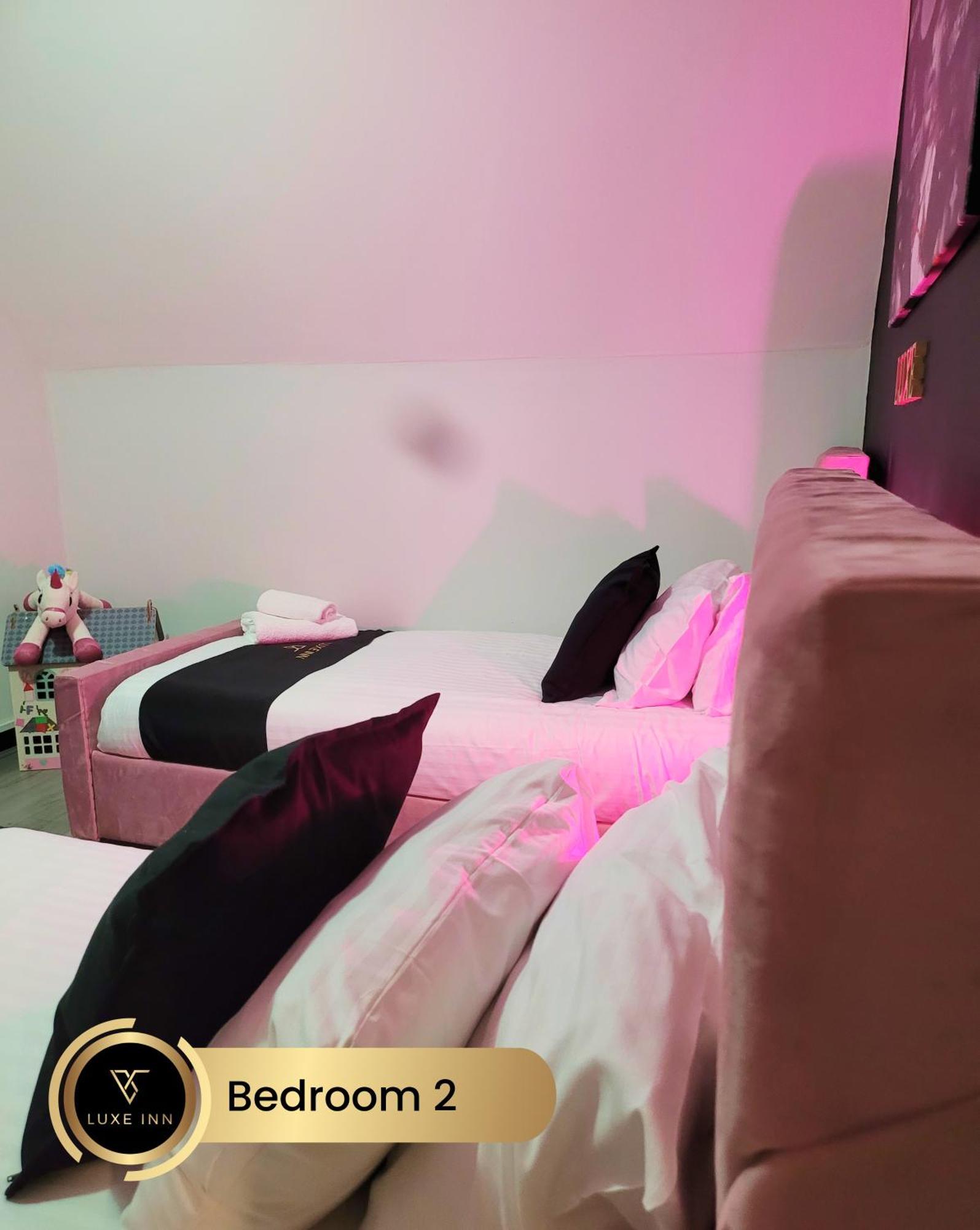 4 Bedroom House, Heathrow Airport, Luxe Inn Colnbrook Εξωτερικό φωτογραφία