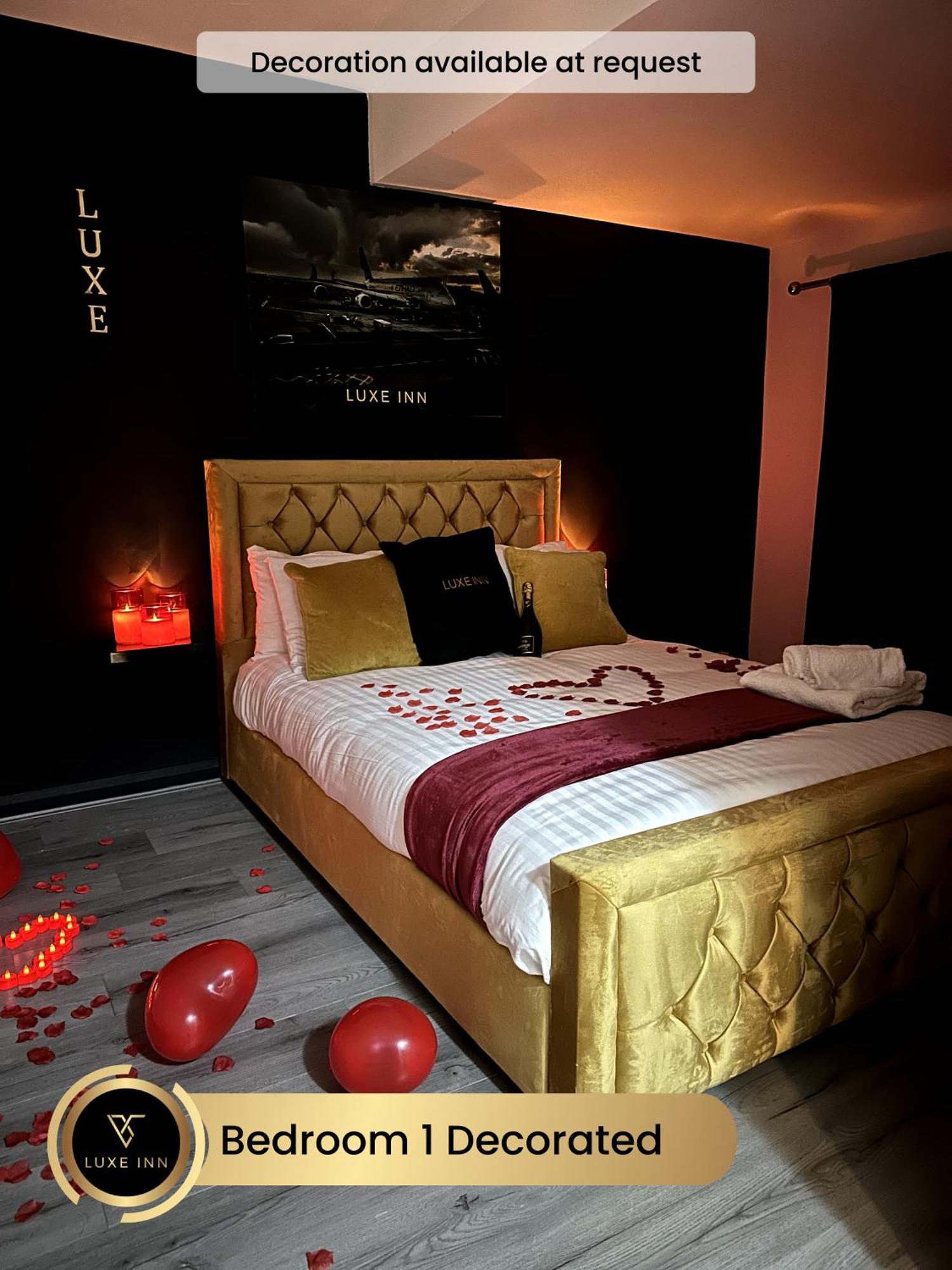 4 Bedroom House, Heathrow Airport, Luxe Inn Colnbrook Εξωτερικό φωτογραφία