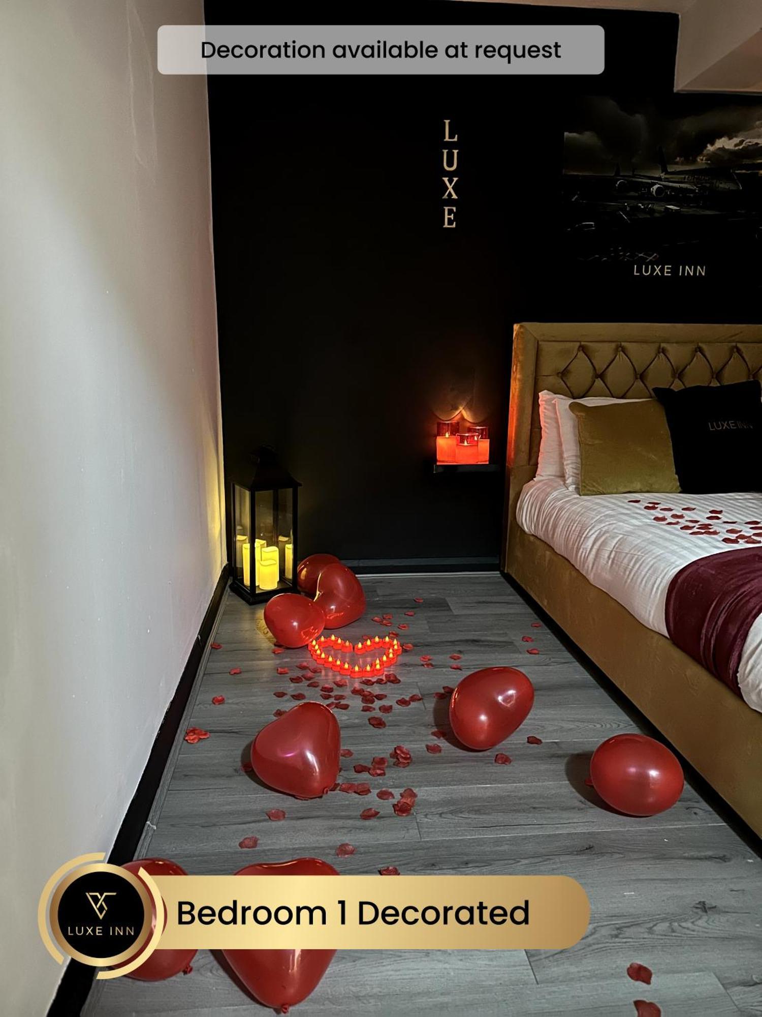 4 Bedroom House, Heathrow Airport, Luxe Inn Colnbrook Εξωτερικό φωτογραφία