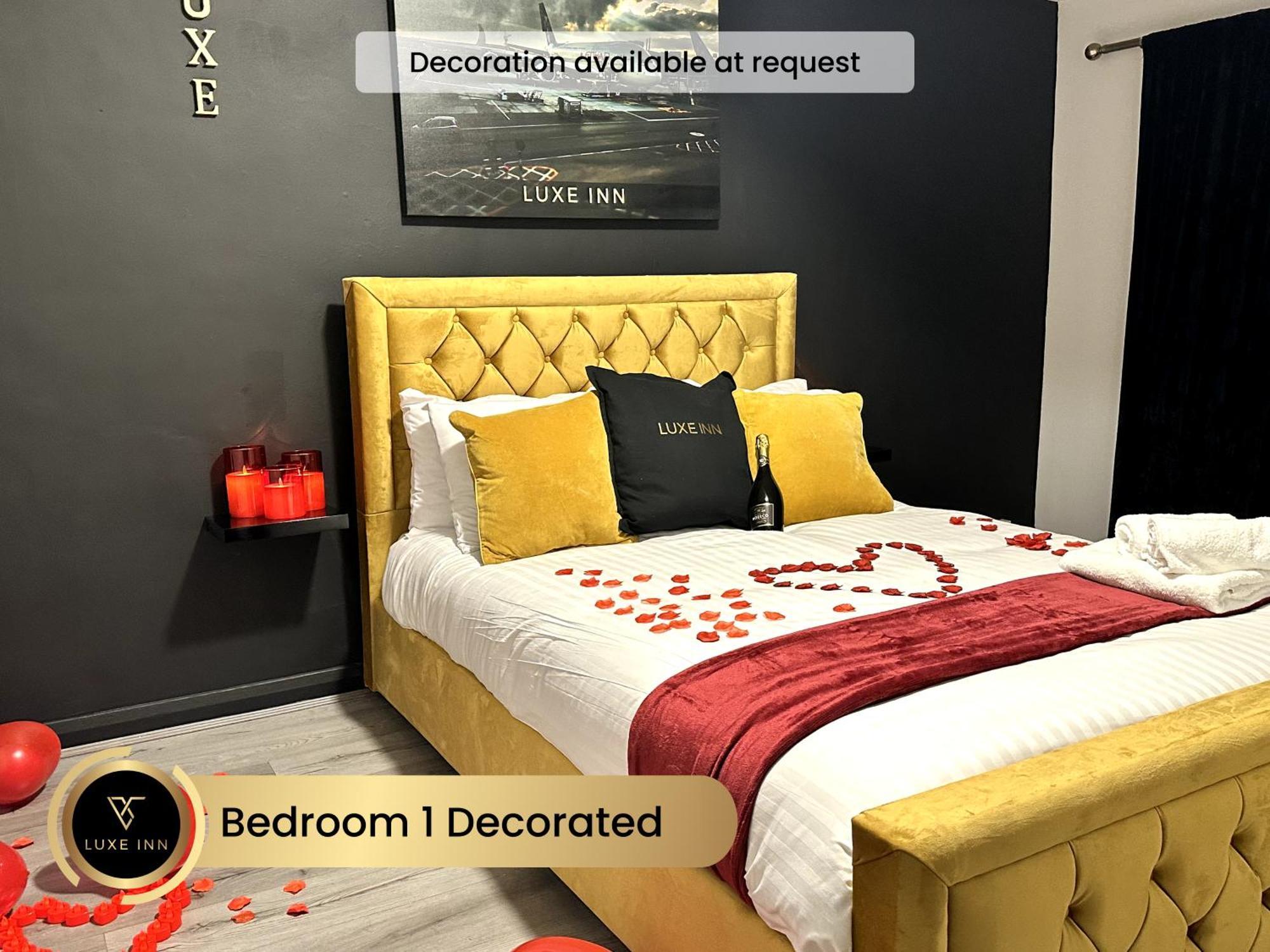 4 Bedroom House, Heathrow Airport, Luxe Inn Colnbrook Εξωτερικό φωτογραφία