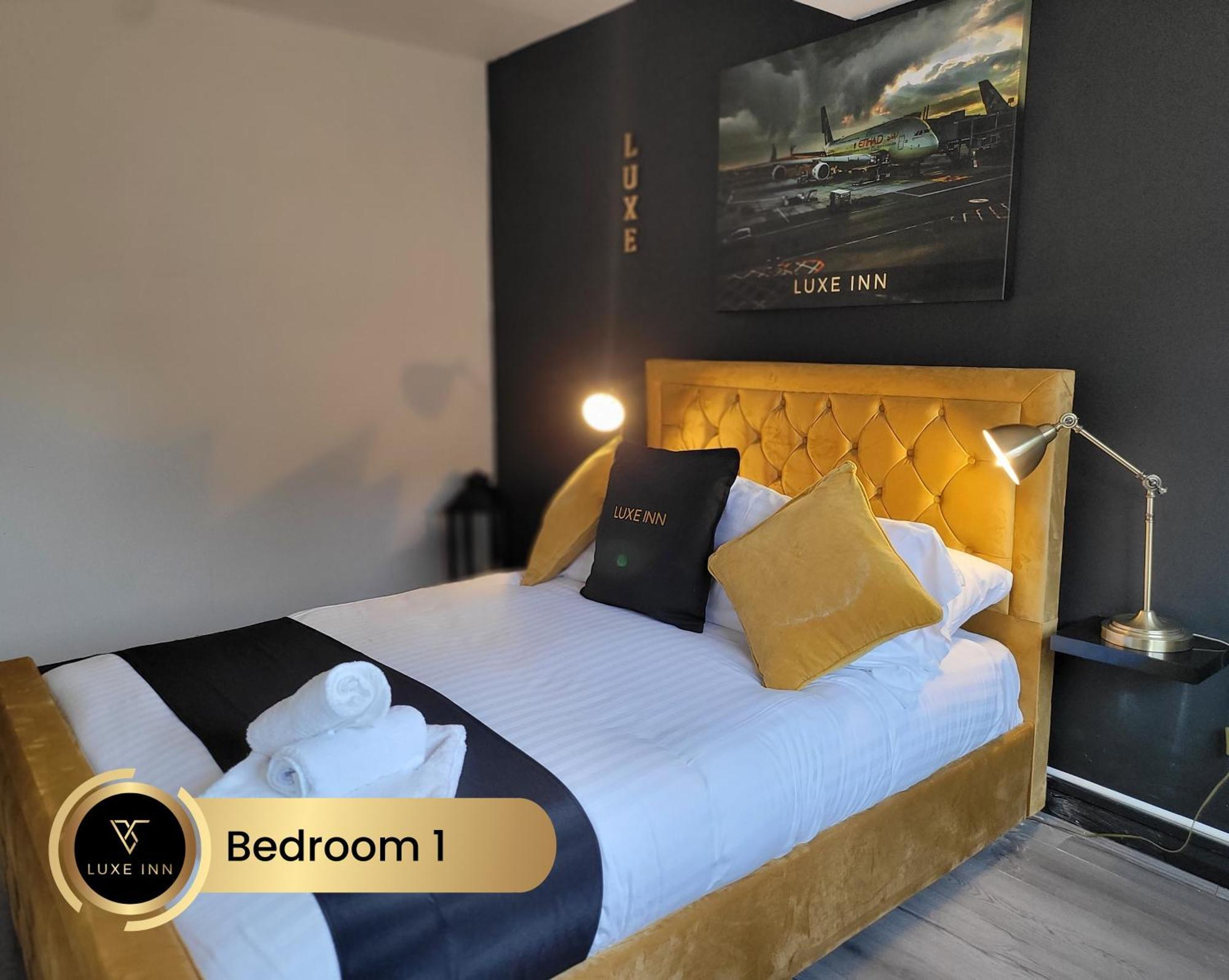 4 Bedroom House, Heathrow Airport, Luxe Inn Colnbrook Εξωτερικό φωτογραφία