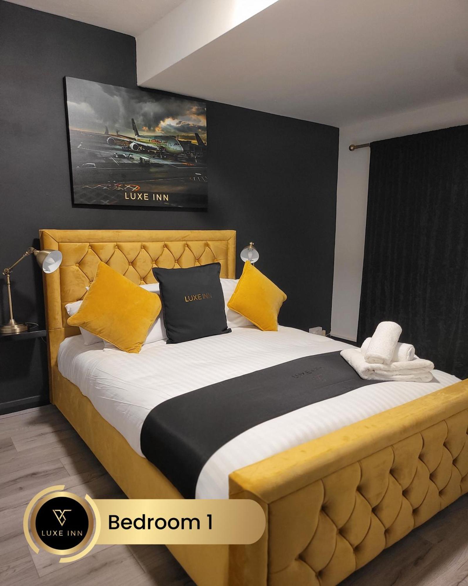 4 Bedroom House, Heathrow Airport, Luxe Inn Colnbrook Εξωτερικό φωτογραφία
