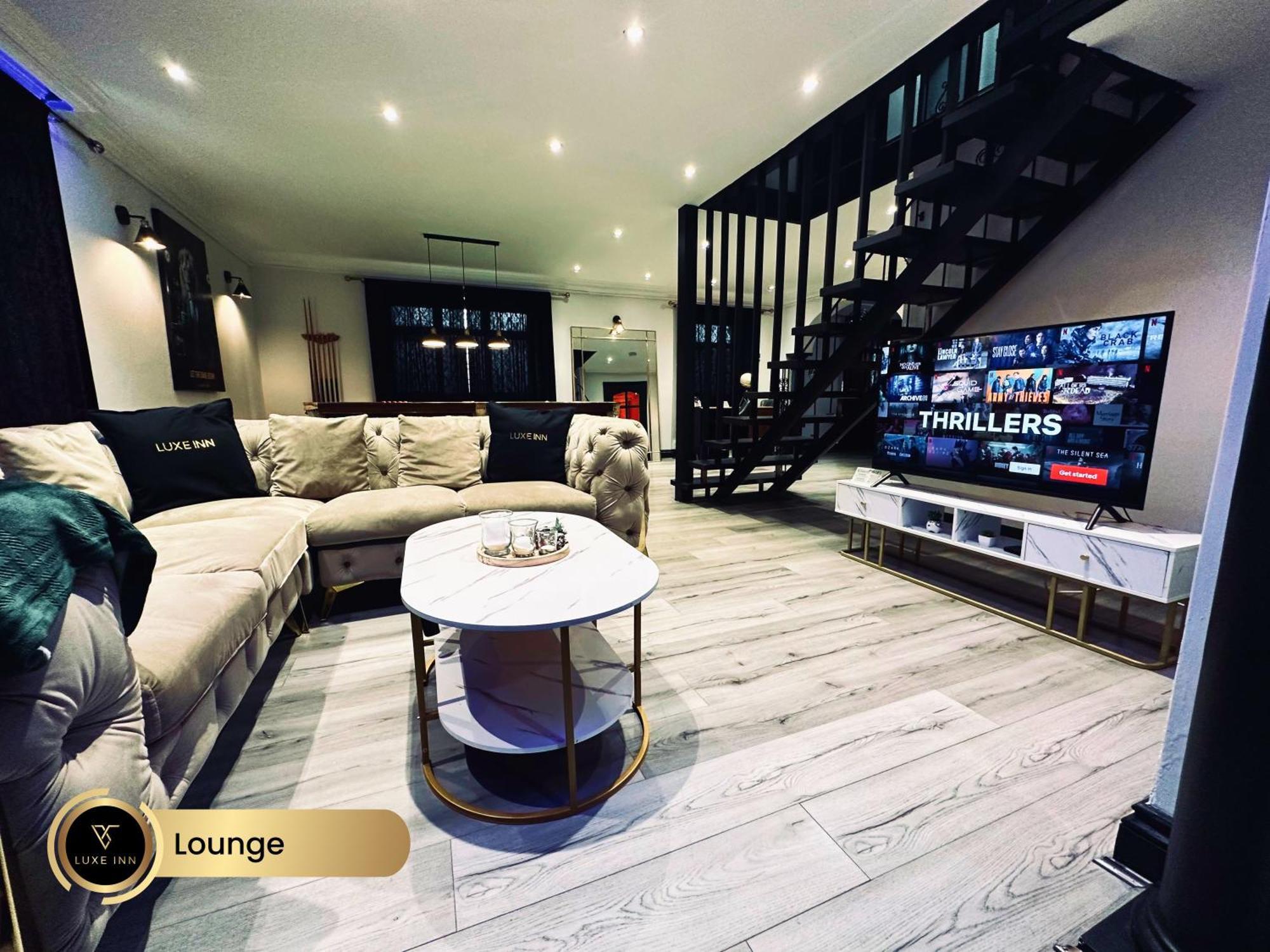 4 Bedroom House, Heathrow Airport, Luxe Inn Colnbrook Εξωτερικό φωτογραφία