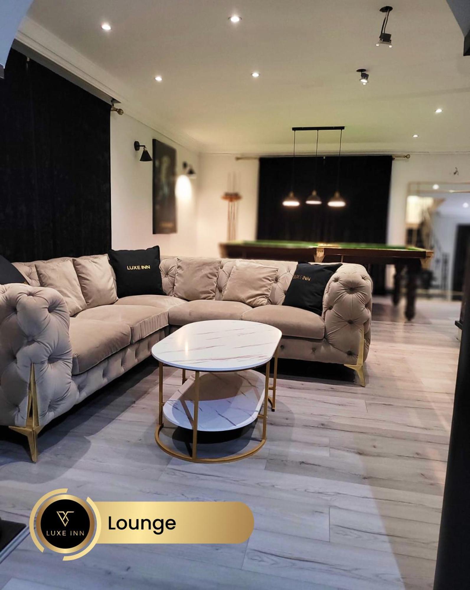 4 Bedroom House, Heathrow Airport, Luxe Inn Colnbrook Εξωτερικό φωτογραφία