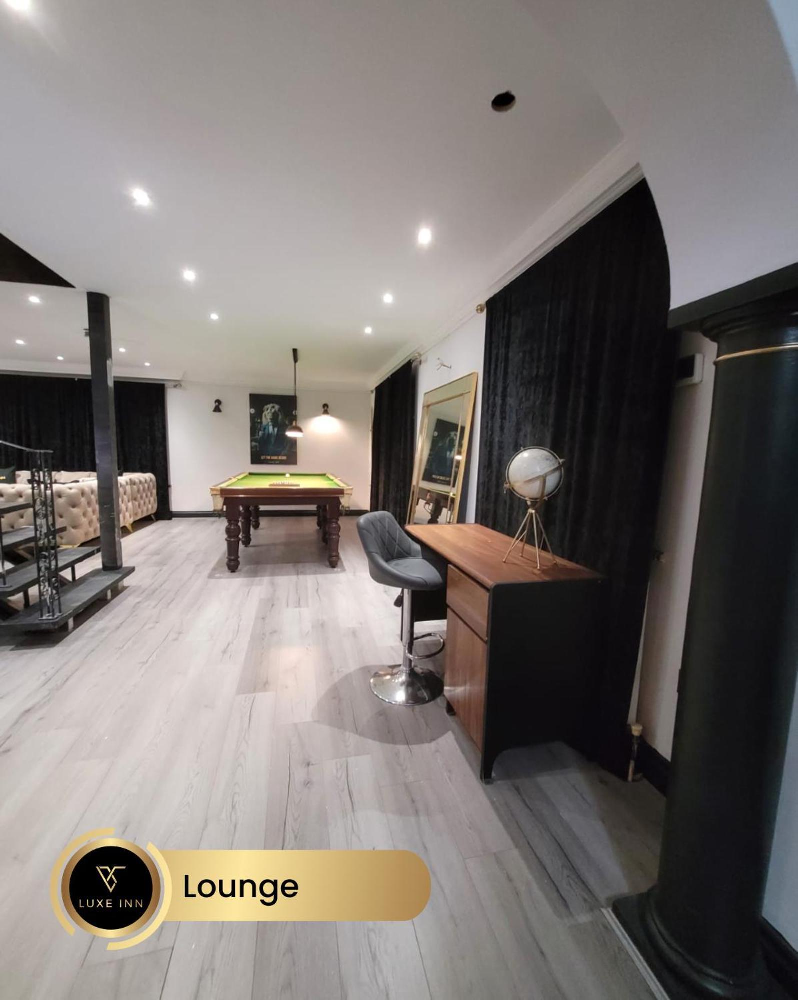 4 Bedroom House, Heathrow Airport, Luxe Inn Colnbrook Εξωτερικό φωτογραφία